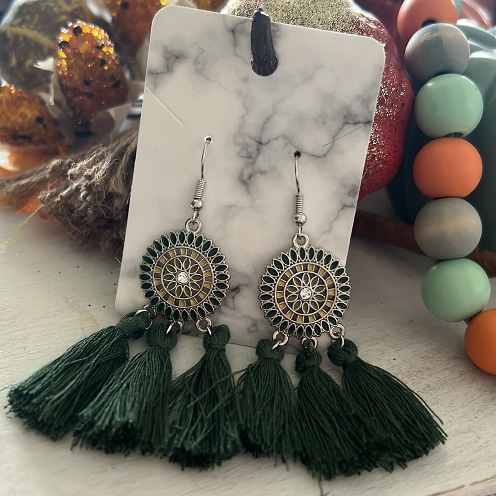 Boho Western Tribal Hunter Green Tassel Dangling Earrings - Picture 5 of 5